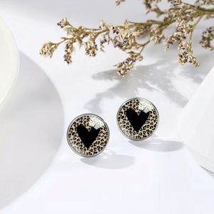 🖤 1 Pair Leopard Print Heart Shaped Stainless Steel Round Glass Stud Earrings